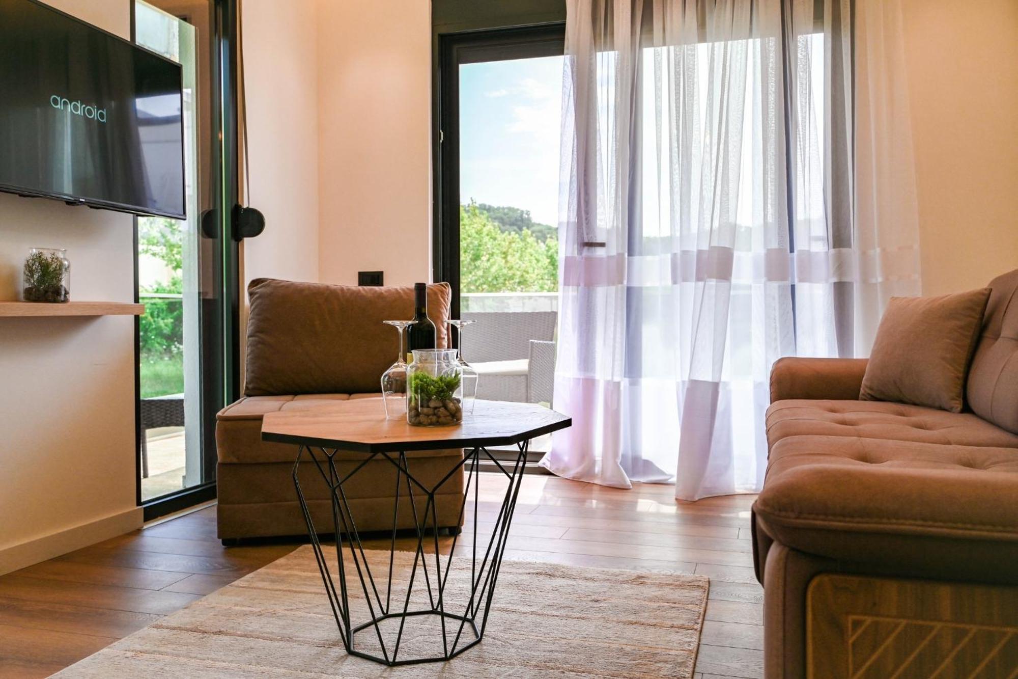 B&B Lovac Hasa 2 Ulcinj Kültér fotó